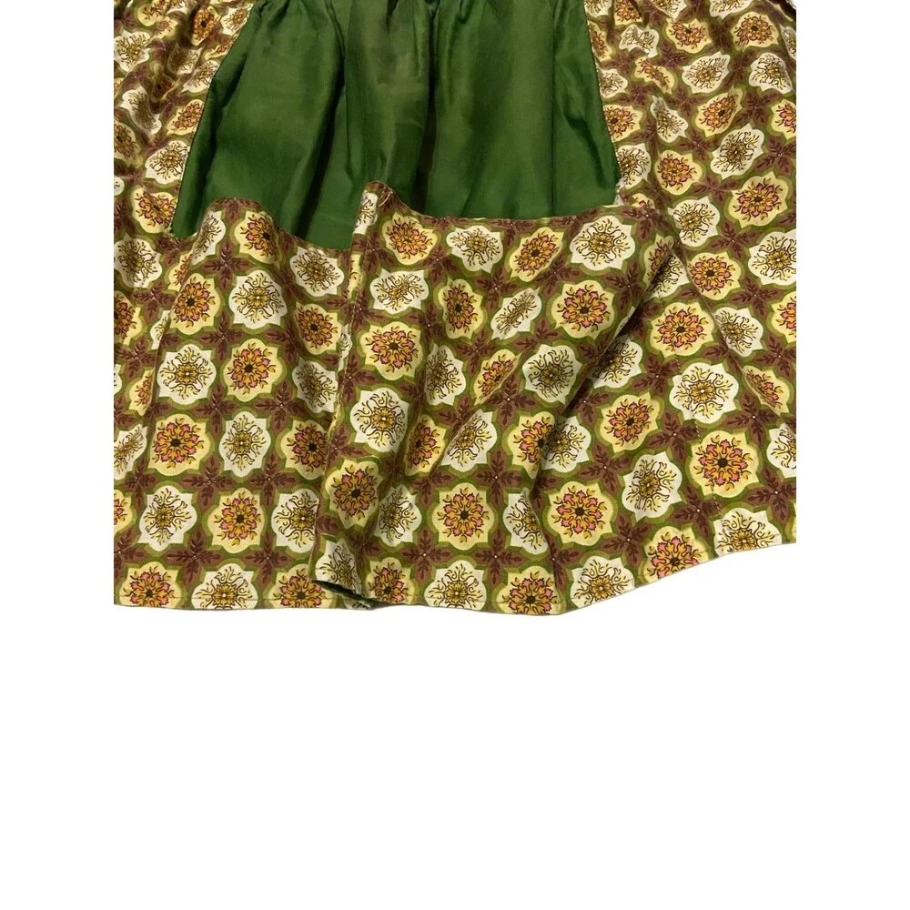 #5749 Womens Green and Tan Half Apron with Pocket